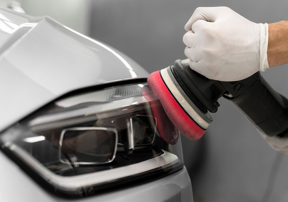 Car cleaning and polishing service in Abu Dhabi